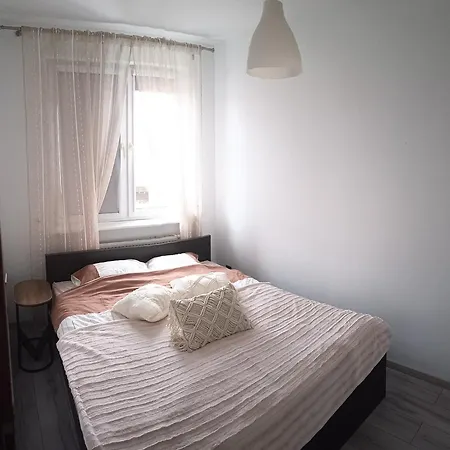 Palerma Apartament * דארלובו
